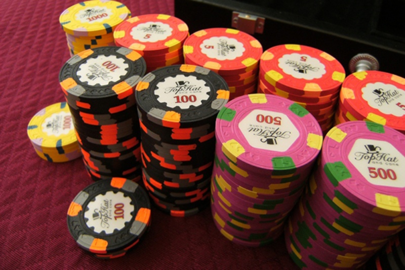 Phỉnh trong poker là gì