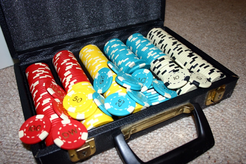 Giá trị Phỉnh trong poker theo màu sắc